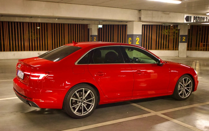 Audi A4 cena 94900 przebieg: 112794, rok produkcji 2017 z Gdańsk małe 742
